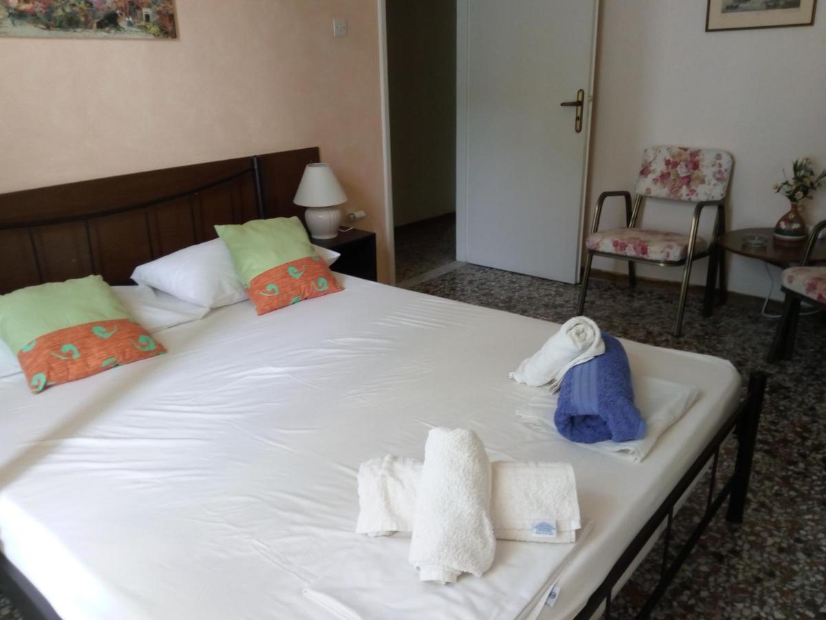 Agnes Rooms Kini Zewnętrze zdjęcie